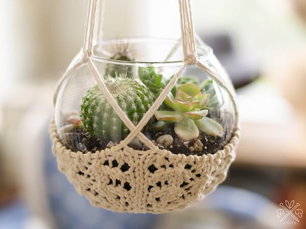 Knitted Terrarium Hanger