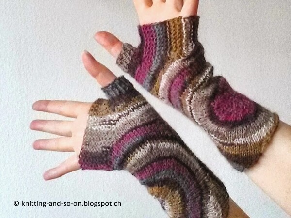 Zoom Out Fingerless Gloves