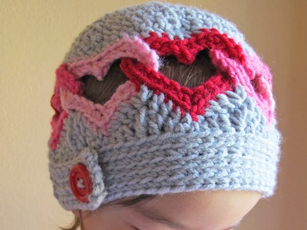 Be Mine - a linked heart hat