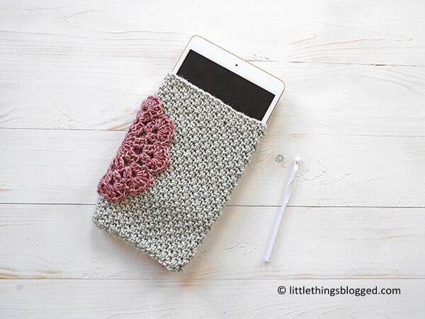 CROCHET TABLET CASE WITH MALLOO