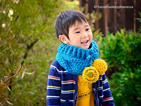 Chunky Cowl with Pom Pom
