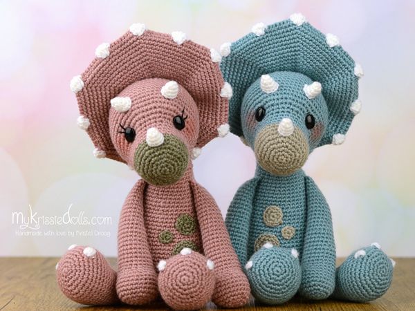 Crochet Pattern - Dinosaurs Tricia and Topsie