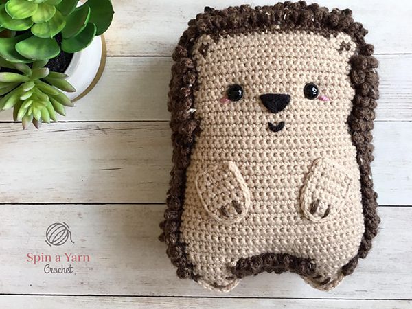 crochet Chubby Hedgehog free pattern