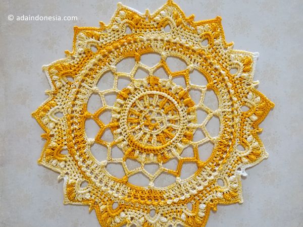 crochet Mentari Doily free pattern