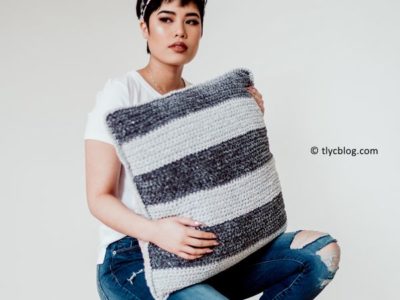 crochet Maisy Velvet Pillow free pattern