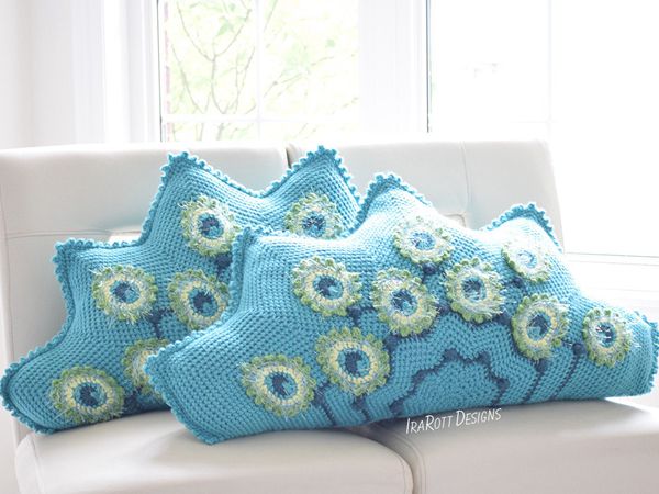 crochet Pavo the Peacock Pillow free pattern