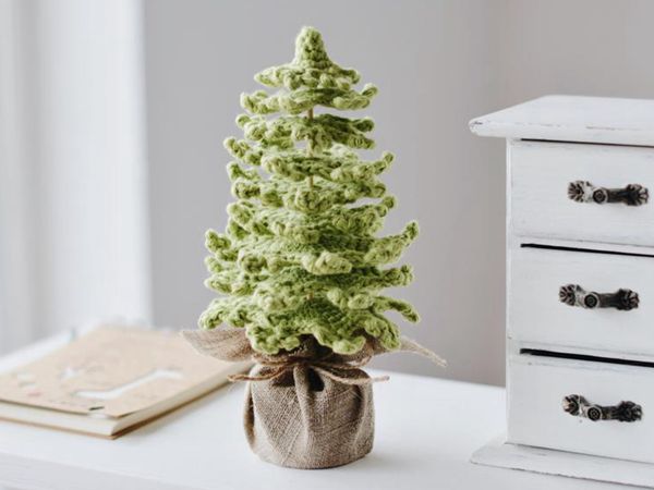 crochet Farmhouse Christmas Tree easy pattern