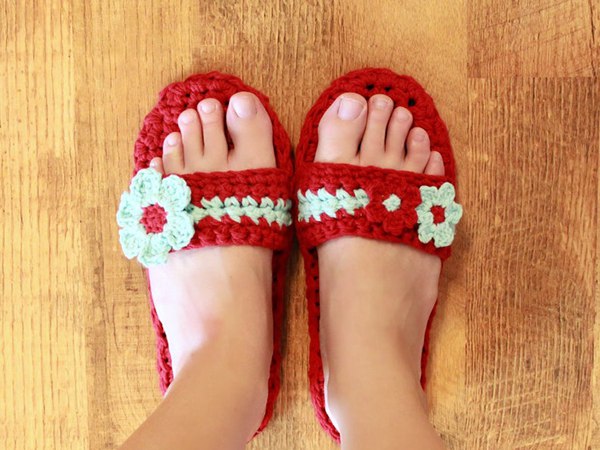 crochet Pammy Sandals with Flowers easy pattern