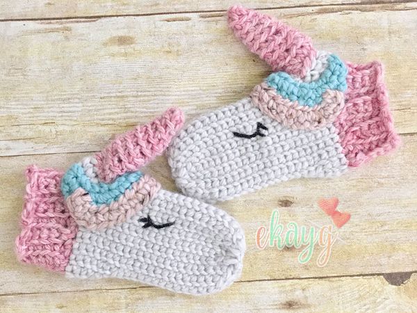 crochet Unicorn Mittens free pattern