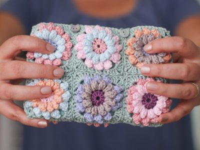 CROCHET Flower clutch bag free pattern