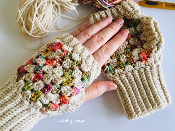 crochet Fingerless Granny Square Mitts free pattern
