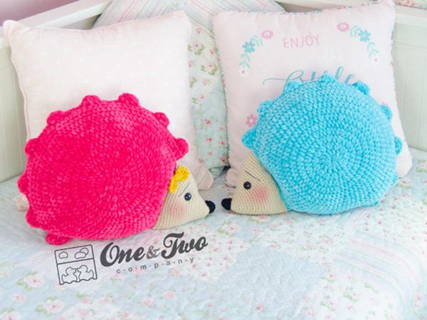 crochet Pixie the Hedgehog Pillow easy pattern