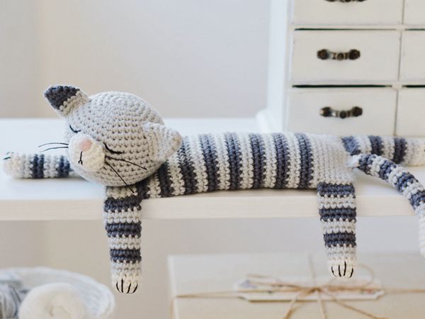 crochet Easy Sleepy Cat pattern