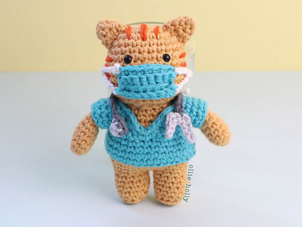 crochet Nurse Cat Amigurumi free pattern