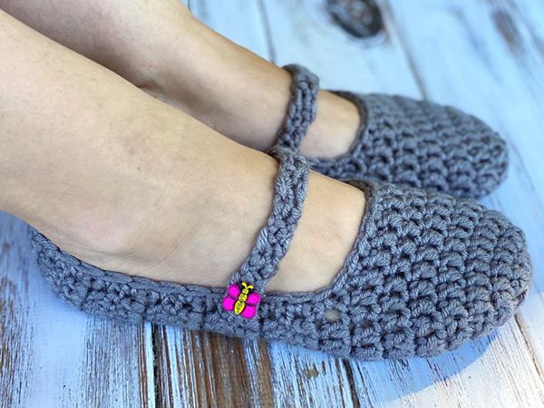 crochet Chunky Button Slippers free pattern
