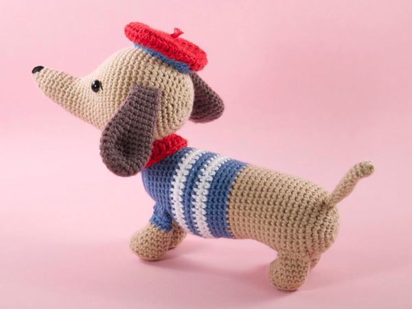 crochet Manu the Dachshund Sausage Dog easy pattern