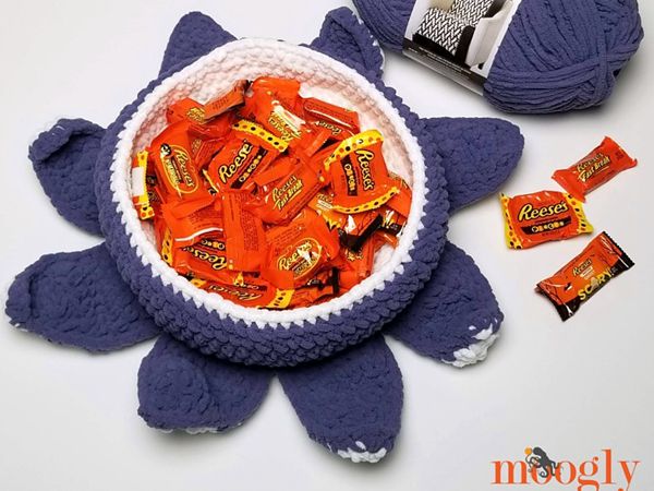 crochet Halloween Tentacle Candy Bowl free pattern