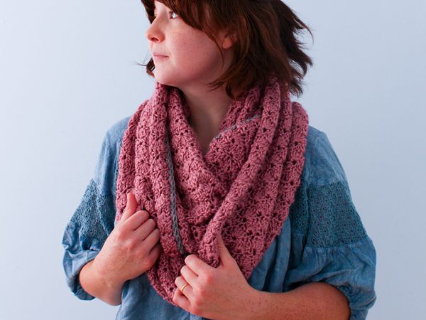 Big Crochet Shell Stitch Infinity scarf free pattern