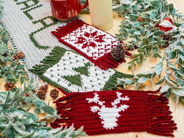 Holiday Mug Rug Share a Pattern