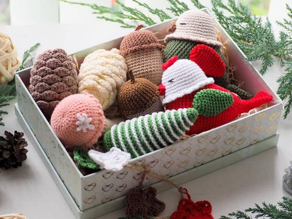 crochet Adorable Christmas Decoration free pattern