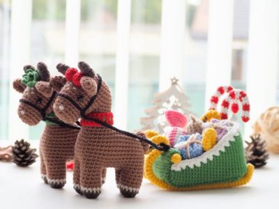 crochet Christmas Reindeers with Sleigh easy pattern