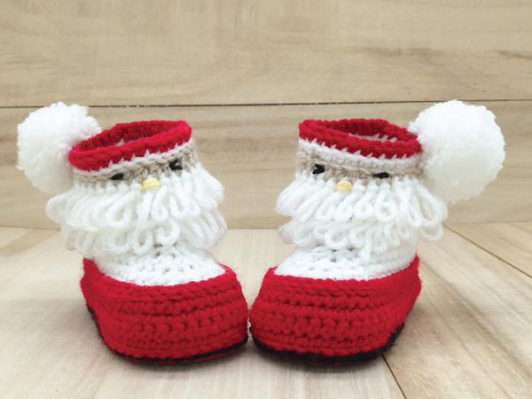 crochet Christmas Santa Baby Booties easy pattern