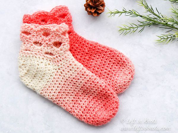 crochet Frosted Petals Slipper Socks free pattern