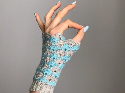 crochet Shell We Dance Fingerless Gloves easy pattern
