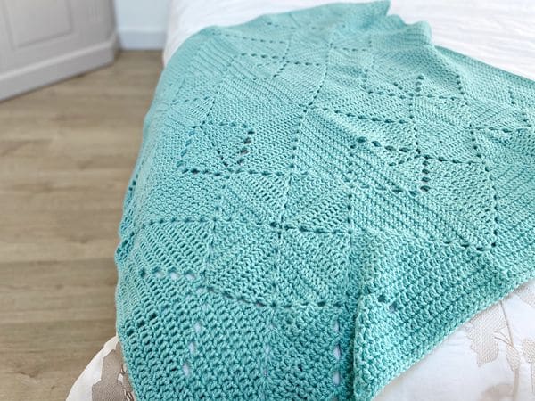crochet Criss Cross Blanket free pattern