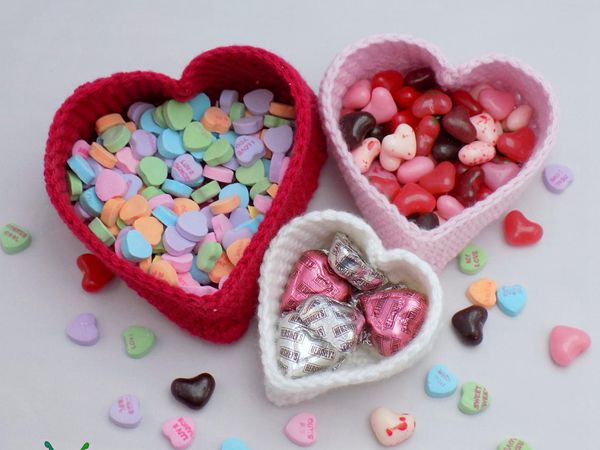 crochet Heart Nesting Baskets easy pattern
