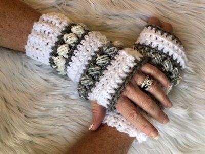 crochet ThunderSnow Fingerless Gloves easy pattern