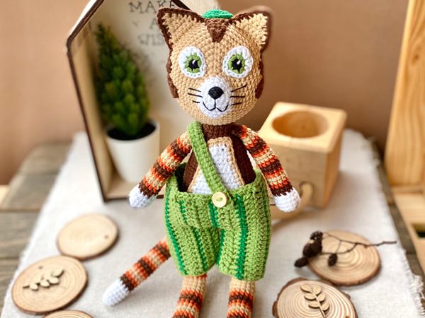 crochet Cat in Pants easy pattern