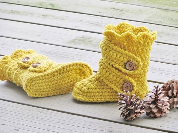 crochet Childs Classic Snow Boots easy pattern