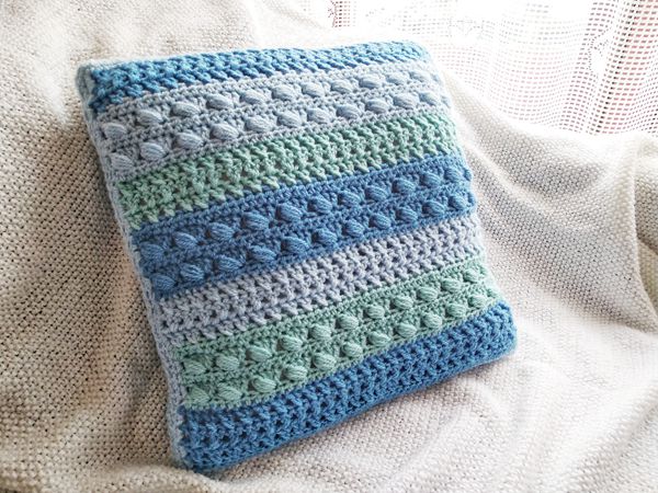 crochet Snowberry Cushion Cover free pattern
