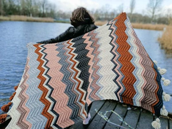 crochet Sofia Chevron Blanket free pattern