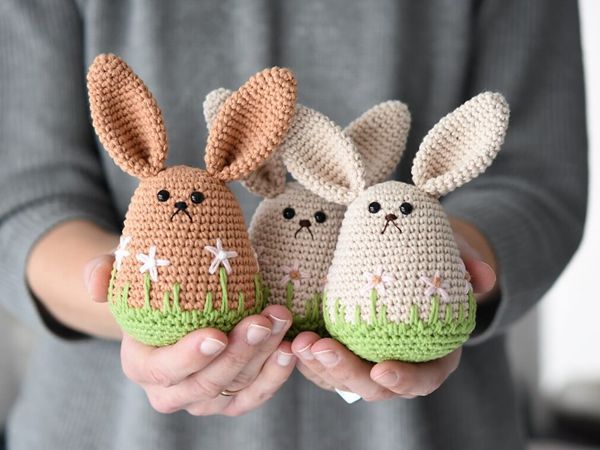 crochet Amigurumi spring bunny free pattern