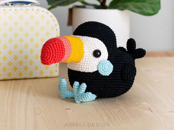 crochet Toco the Toucan easy pattern