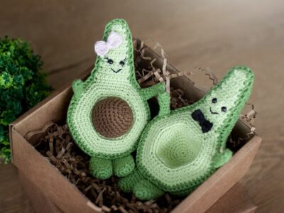 crochet Avocado toy free pattern
