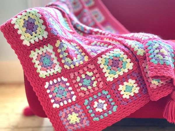 crochet Strawberry Candy Squares Throw free pattern