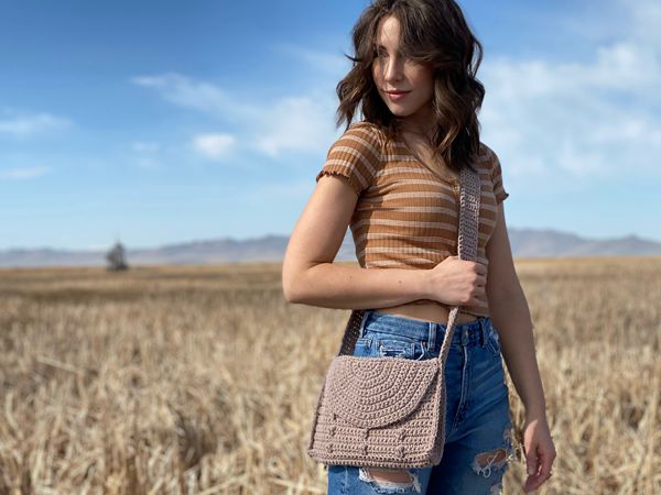 crochet The Whimsy Satchel free pattern