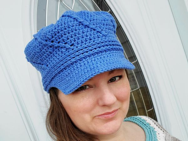 crochet Twisted Newsboy Hat free pattern