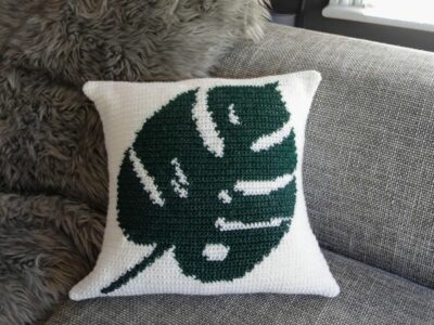 crochet Tropical Leaf Pillow Cover easy pattern