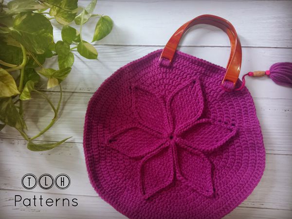 Handbag With Textured Flower Share A Pattern