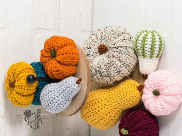 crochet Gourd Pumpkin free pattern