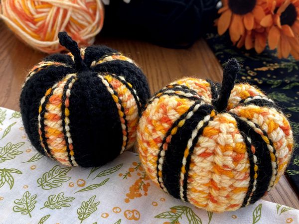 crochet Striped Pumpkins free pattern