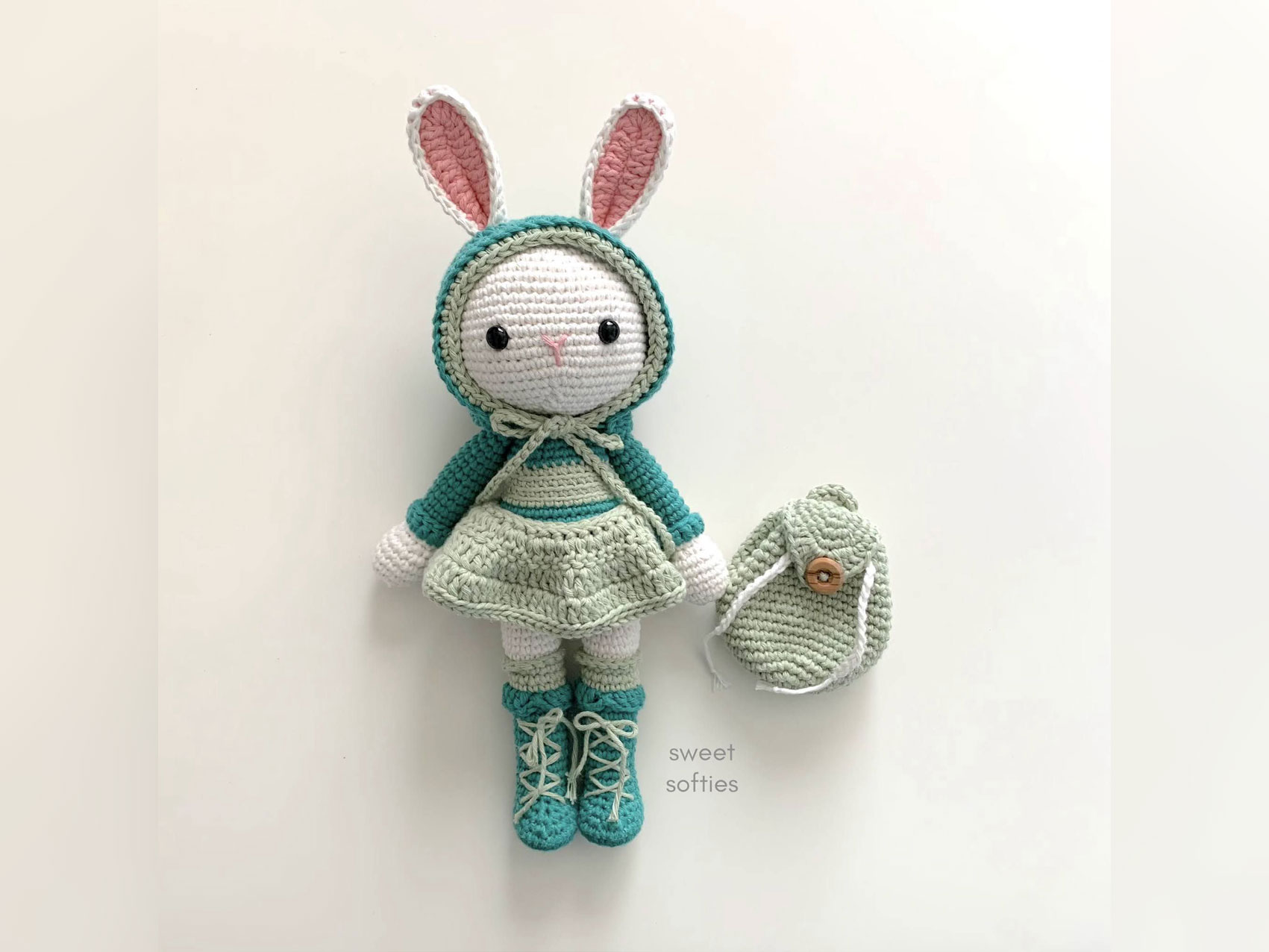 crochet Wanderlust Bunny free pattern