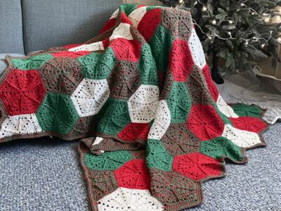 crochet Christmas Hexagon Blanket free pattern