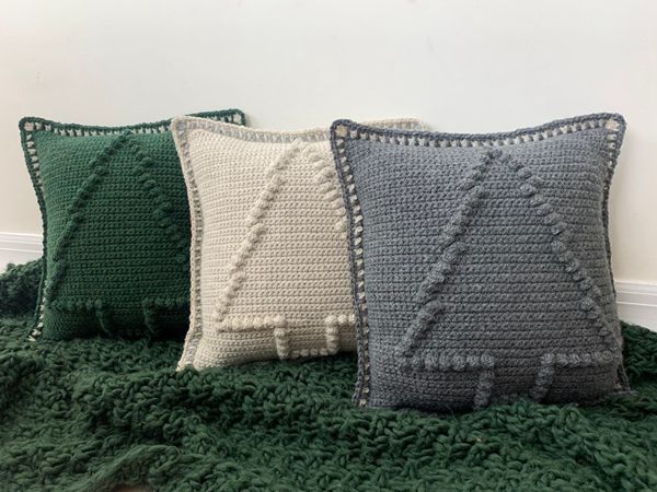 crochet Christmas Tree Pillow easy pattern