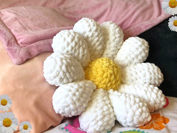 crochet Daisy Flower Pillow easy pattern
