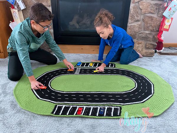 crochet Racetrack Play Rug free pattern